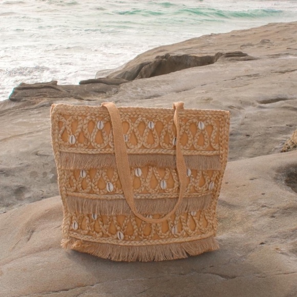 π ISLA Jute Handmade Seashell Tote by Salt + Umber πHost Pick!π - Picture 6 of 9
